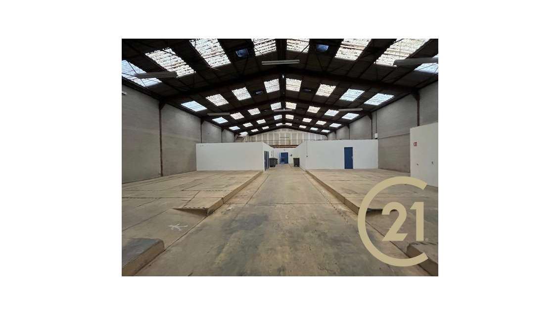 local d'activité de 600m² ZA JARLARD ALBI