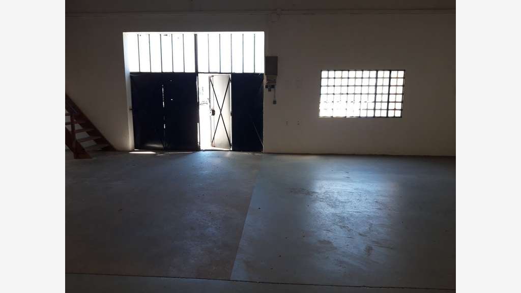 Atelier 130m² à louer à Albigny sur Saône