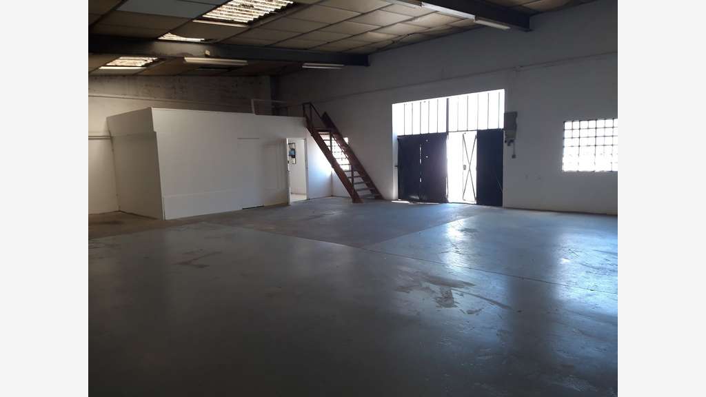 Atelier 130m² à louer à Albigny sur Saône