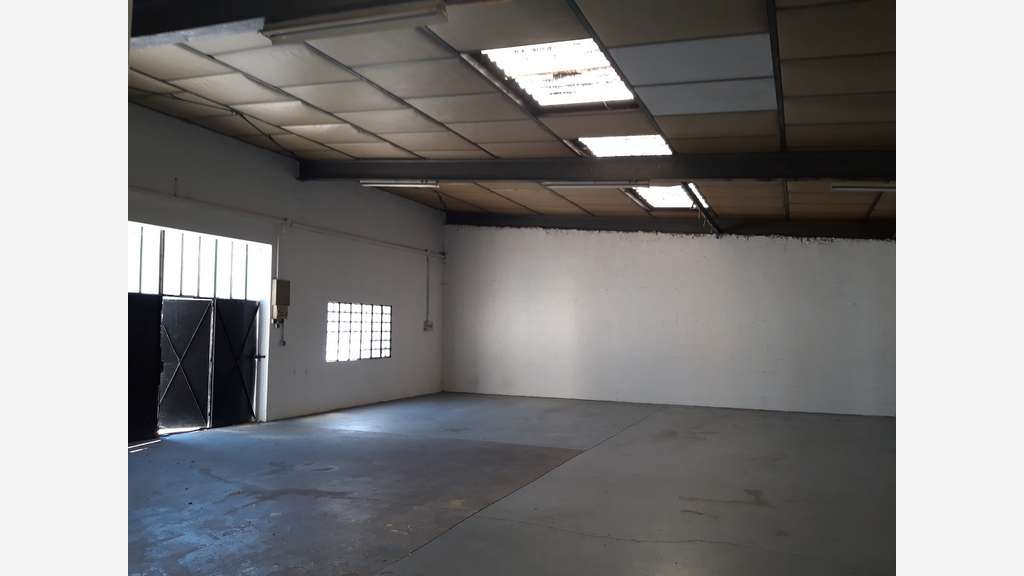 Atelier 130m² à louer à Albigny sur Saône