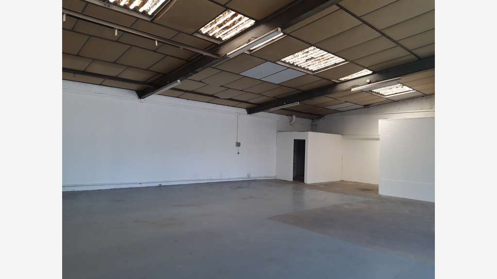 Atelier 130m² à louer à Albigny sur Saône