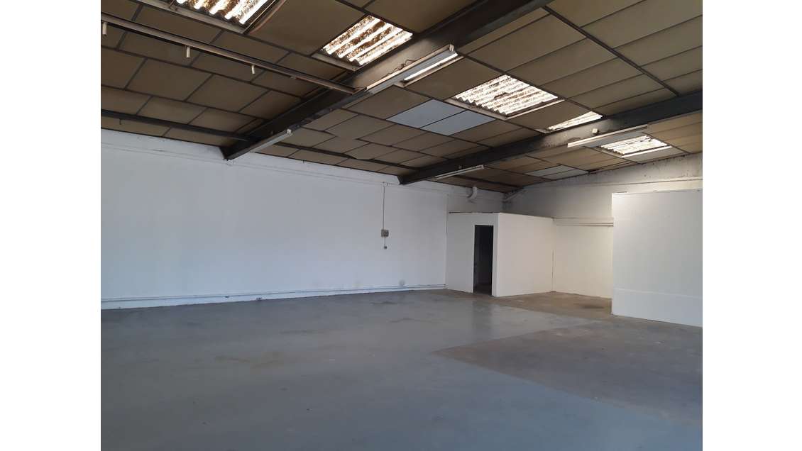 Atelier 130m² à louer à Albigny sur Saône 