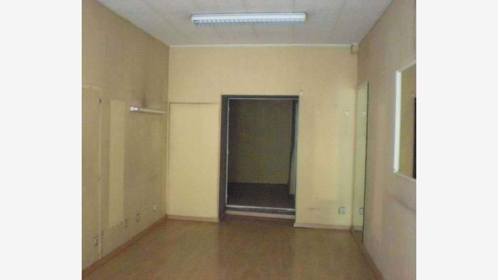 A louer local commercial 25m² à Alençon Montsort