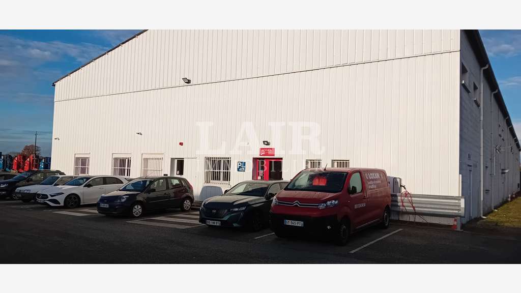 Loue bâtiment à usage d'activité 2950m² à Alençon