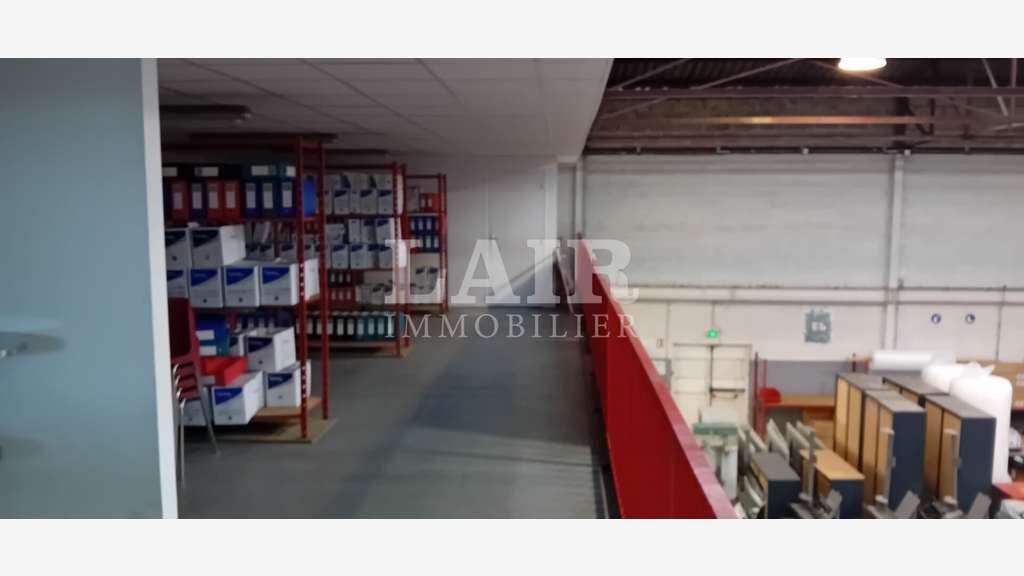 Loue bâtiment à usage d'activité 2950m² à Alençon
