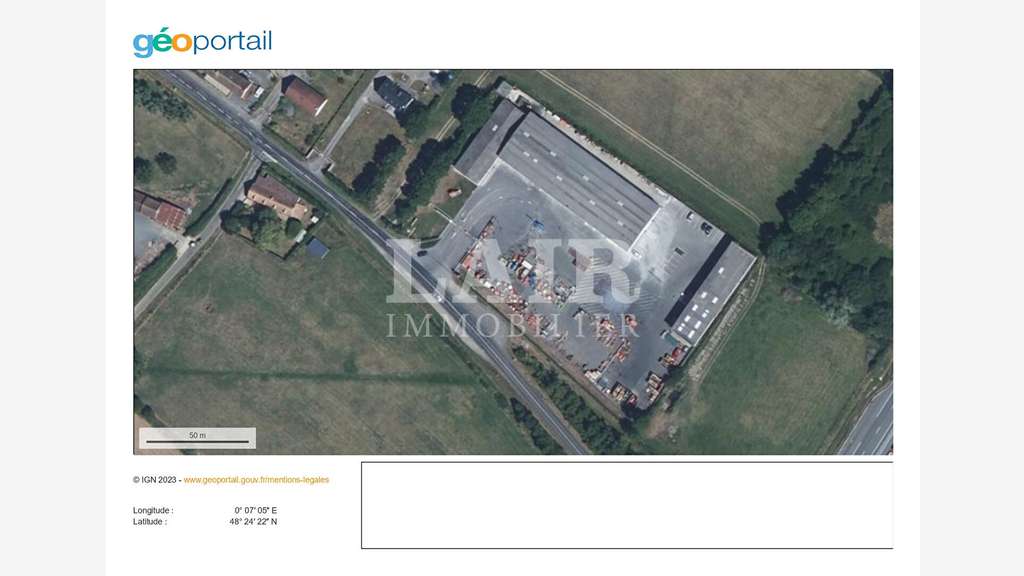 Loue bâtiment à usage d'activité 2950m² à Alençon
