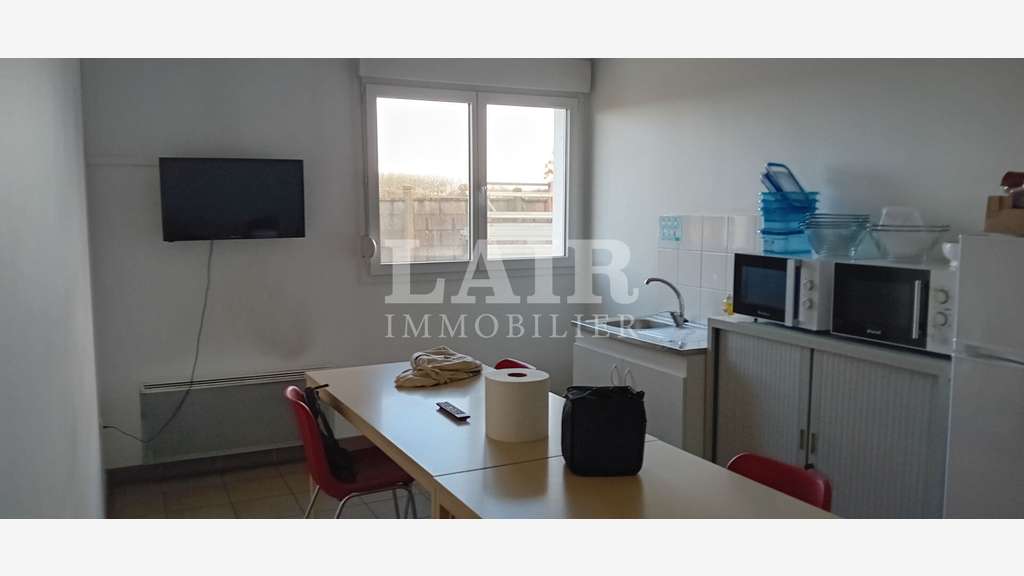 Loue bâtiment à usage d'activité 2950m² à Alençon