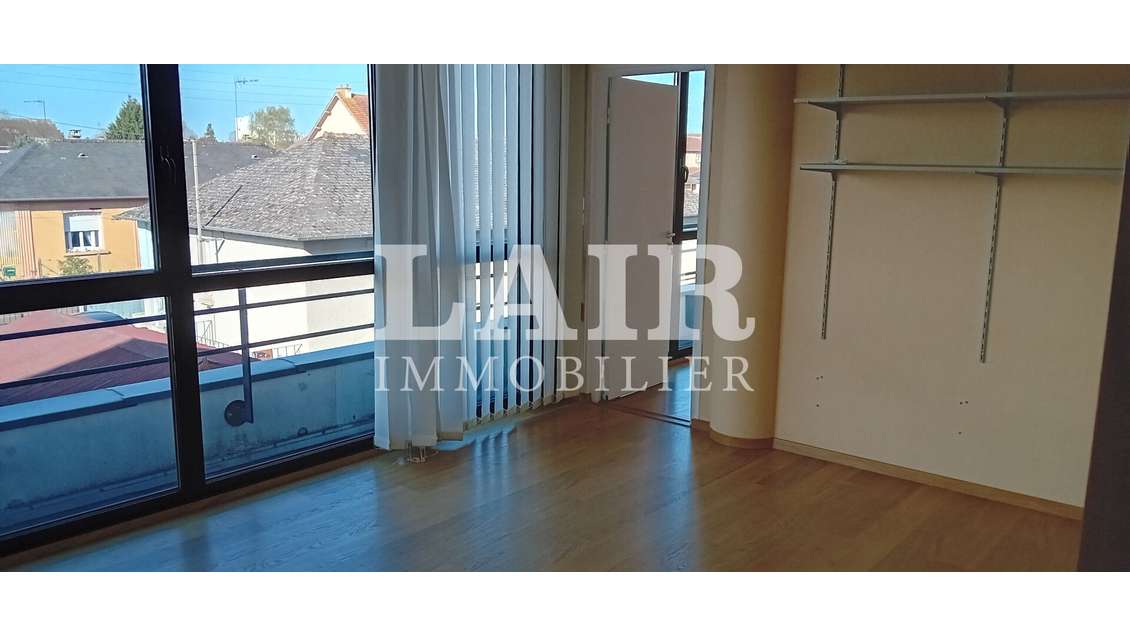 A louer local professionnel de 70m2 réf: 13565