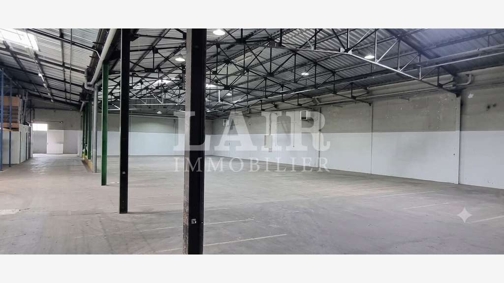 Loue local d'activité de 1550m² en ZA Est Alençon