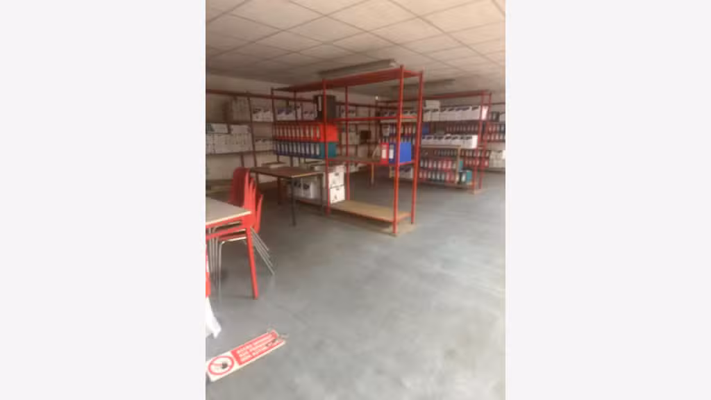 A louer ensemble immobilier de 2900m² à Alençon