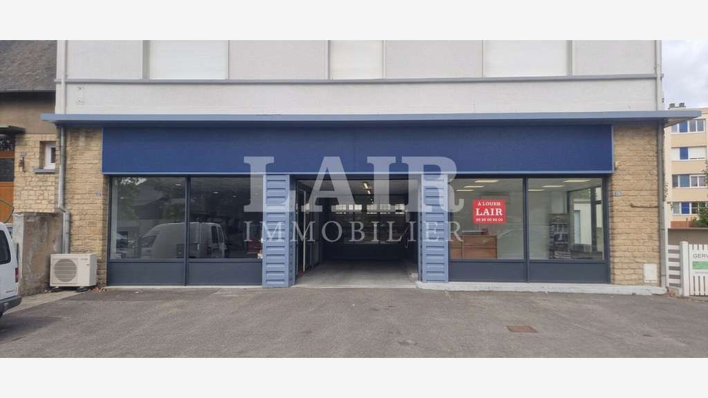 A louer local commercial 550m² empl N°1 Alençon