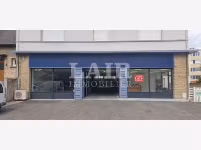 A louer local commercial 550m² empl N°1 Alençon