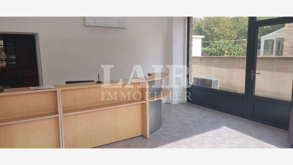 A louer local commercial 550m² empl N°1 Alençon