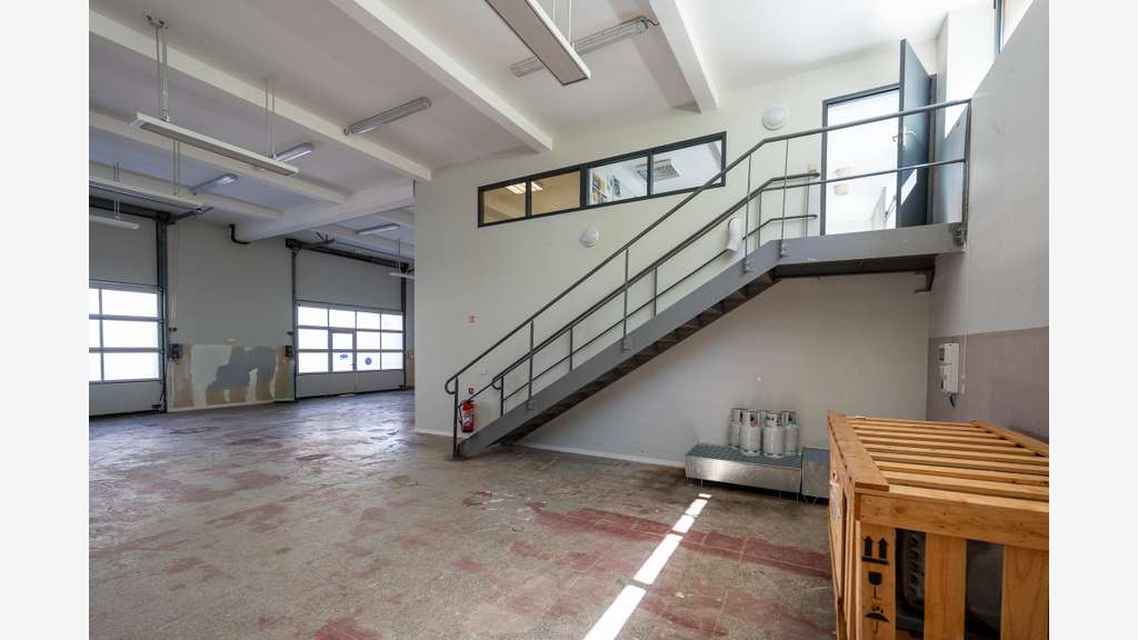 ALENÇON – LOCAL À USAGE PROFESSIONNEL DE 260 M²