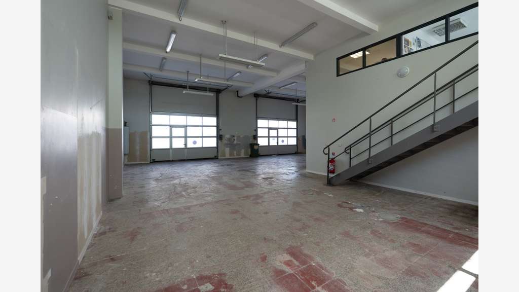 ALENÇON – LOCAL À USAGE PROFESSIONNEL DE 260 M²