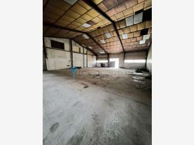 Local commercial entrepôt 666m² à louer à Alès