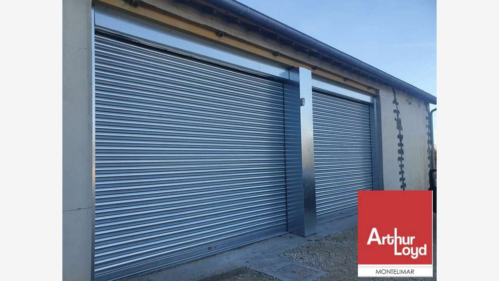 Entrepôt 310m² à louer à Allan Est de Montélimar