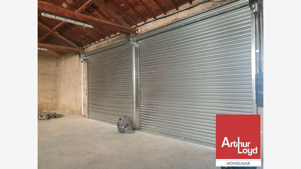 Entrepôt 310m² à louer à Allan Est de Montélimar