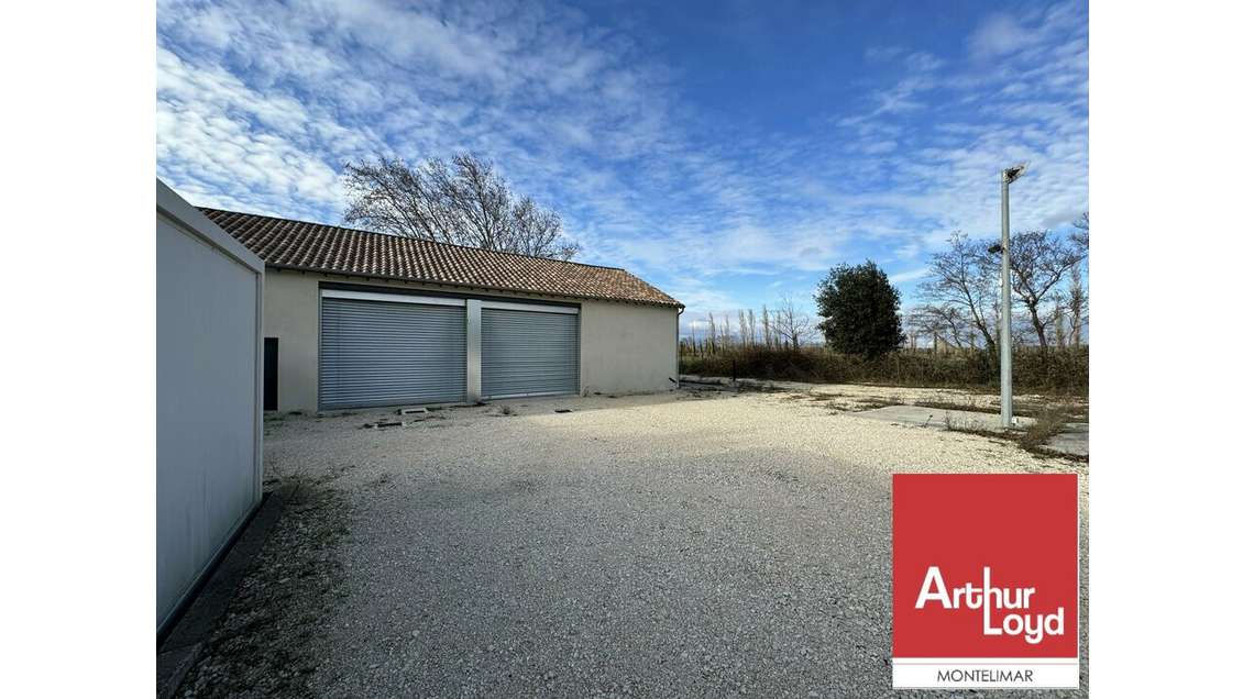 Entrepôt 310m² à louer à Allan Est de Montélimar