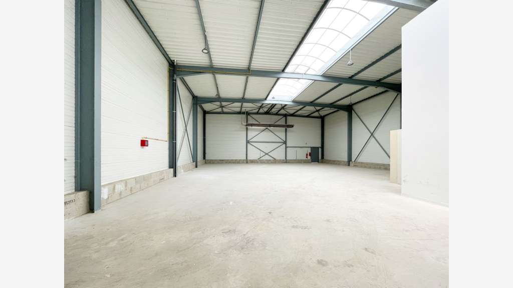 Local d'activités 524m² à louer à Beauvais Sud 
