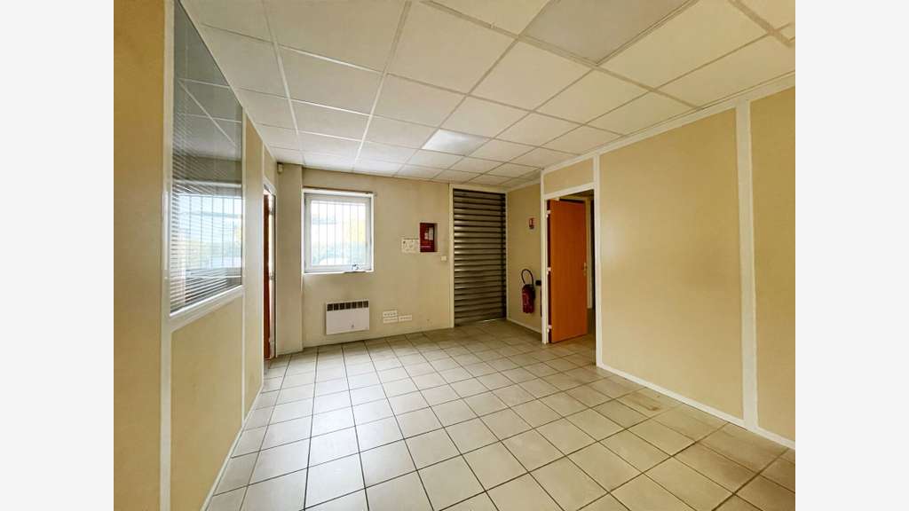 Local 198m² à Louer Beauvais Sud ZA Ther Nouvelle