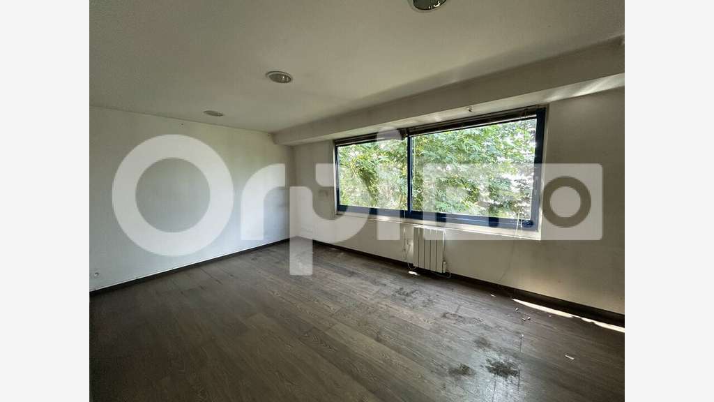 A louer local d'activité de 640m² en ZI d'Allonne