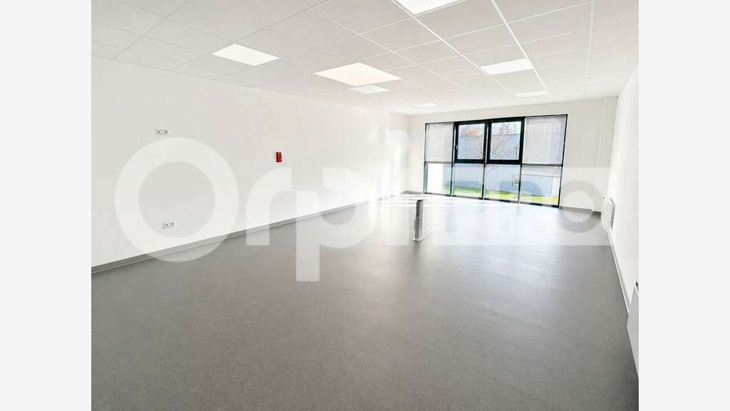 Local d'activité de 524m² à louer en ZI d'Allonne