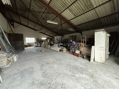 A louer entrepôt de 250m² à Althen-les-Paluds