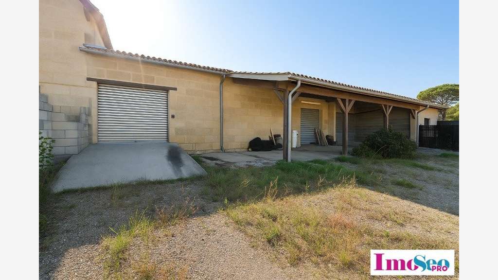 Atelier 200m² à louer à Ambarès-et-Lagrave A10