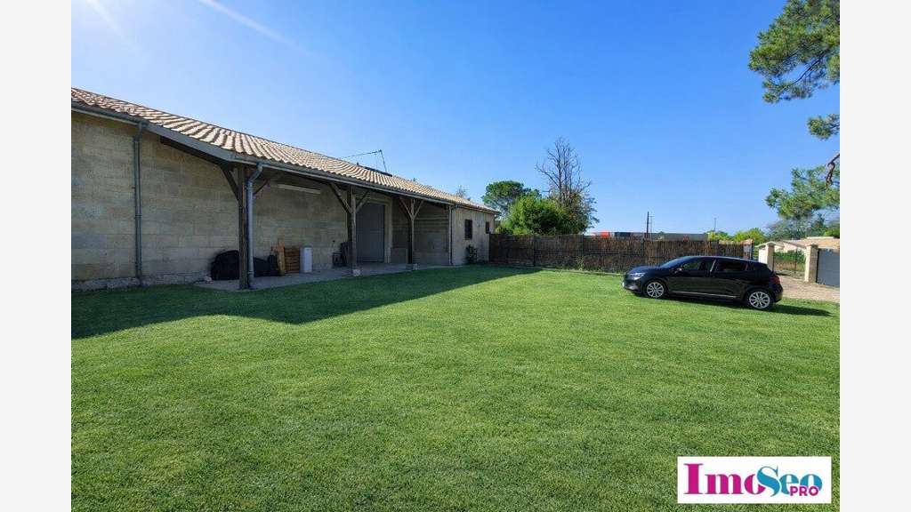 Entrepôt 200m² à louer à Ambarès-et-Lagrave