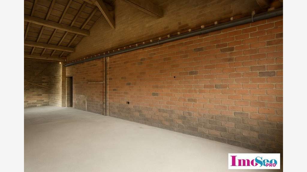 Entrepôt 200m² à louer à Ambarès-et-Lagrave