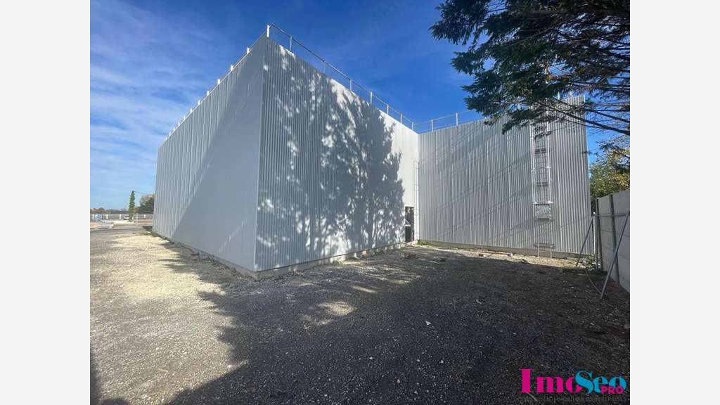 A louer entrepôt 209m² Ambarès-et-Lagrave A10