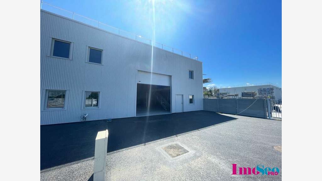 A louer entrepôt 209m² Ambarès-et-Lagrave A10