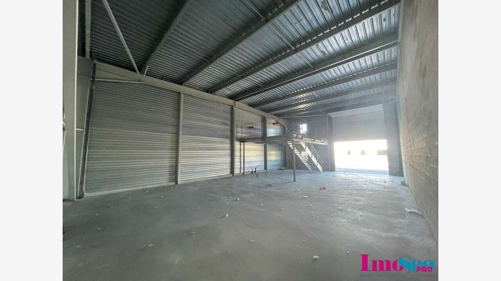 A louer entrepôt 209m² Ambarès-et-Lagrave A10