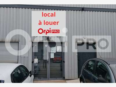 A louer entrepôt avec bureau