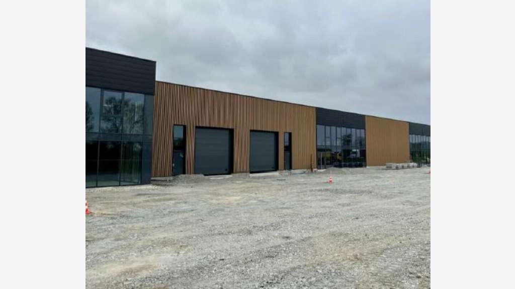 A louer locaux d'activités 3197m² à Ambérieux