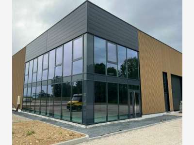 A louer locaux d'activités 3197m² à Ambérieux