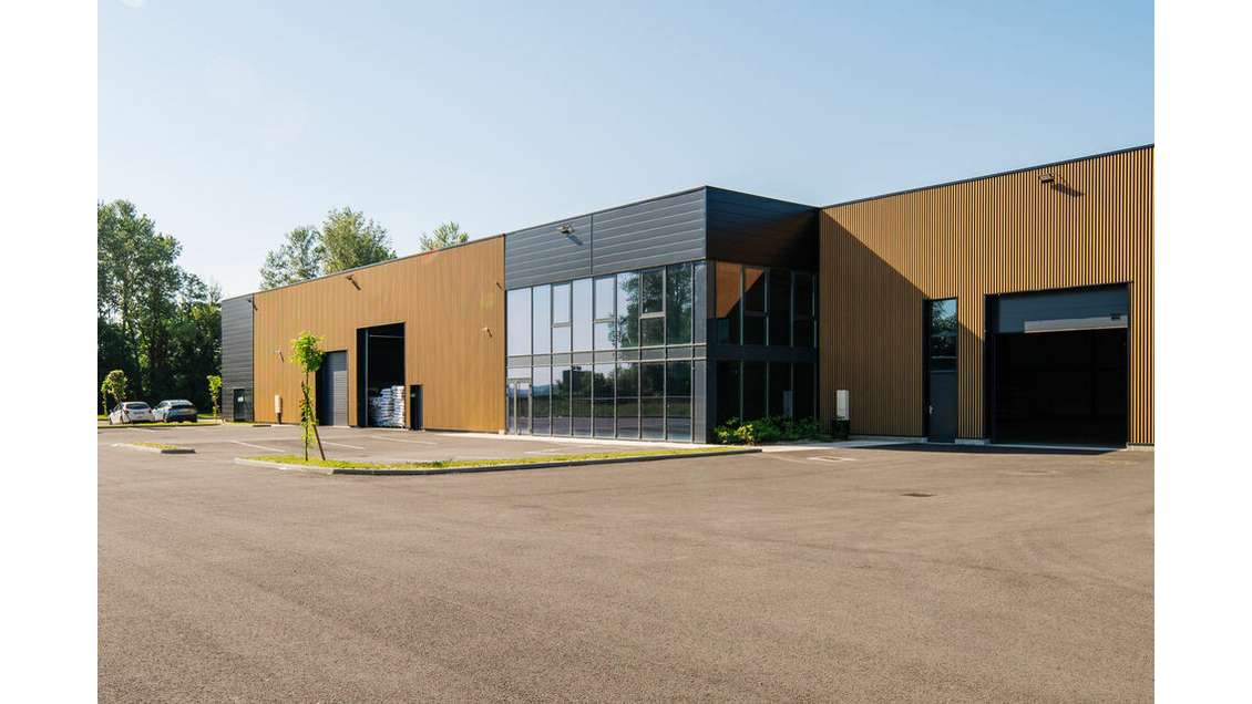 Locaux d'Activités / Showroom  871 m²