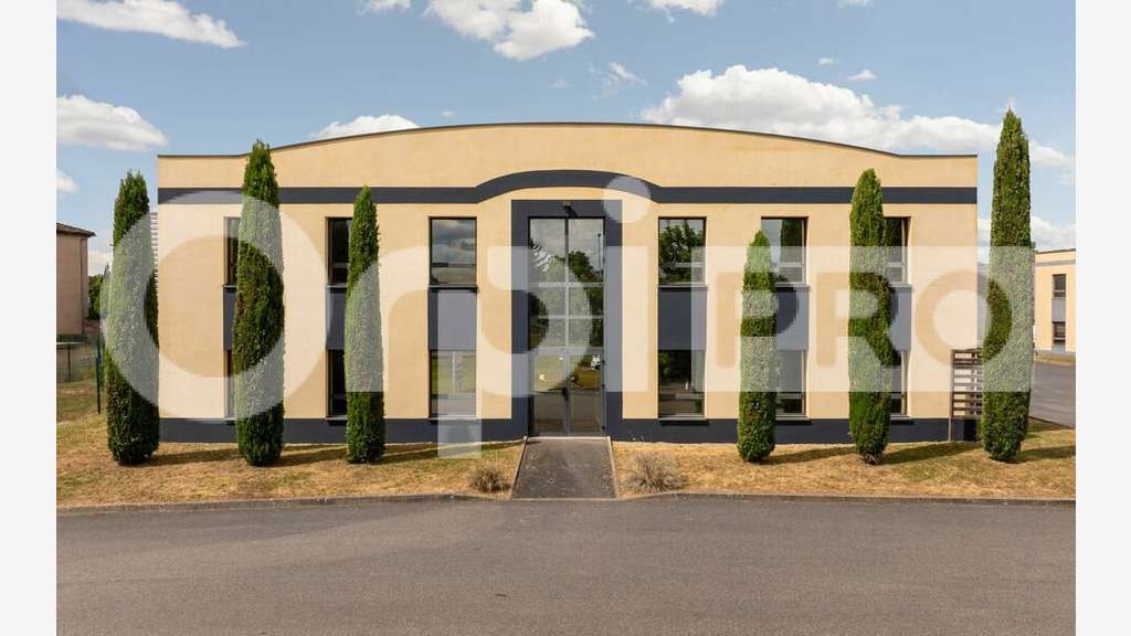 A louer local 175m² en zone industrielle d'Arnas