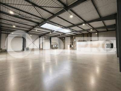 A louer local 175m² en zone industrielle d'Arnas