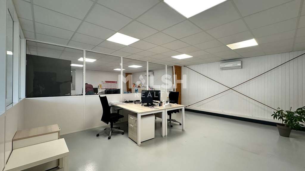 Bâtiment d'activités indépendant 900m² à Ambérieux