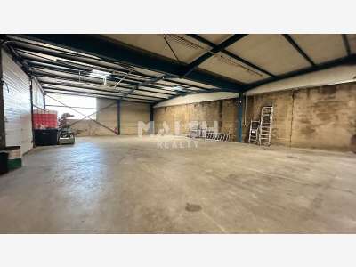 Bâtiment d'activités indépendant 900m² à Ambérieux