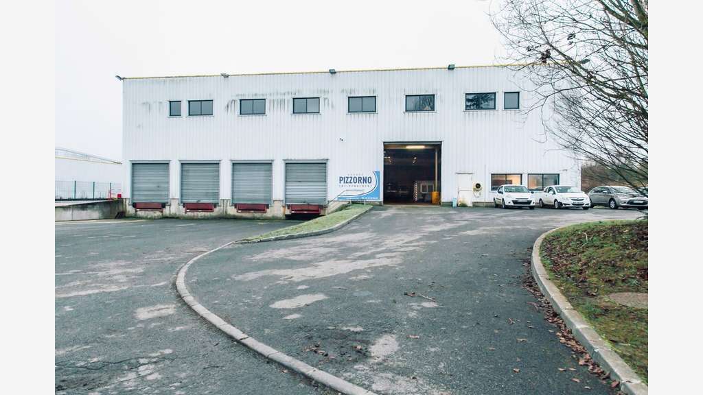 À louer – entrepôt de 1 458 m² à Amblainville