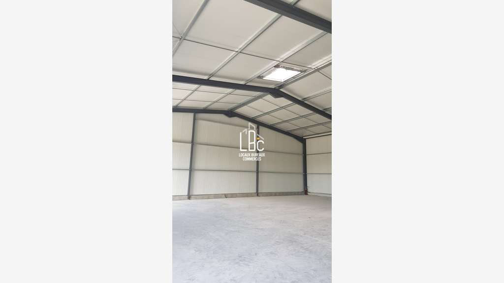A louer local 330m² moteur ZAC Aéropole Ancenis