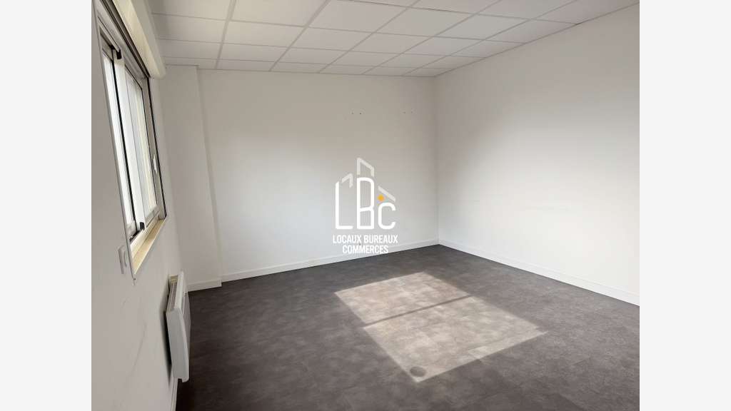 A louer bureaux et stockage 308m² à Ancenis