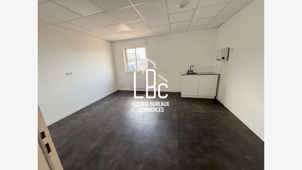 À louer locaux mixtes 286,90m² à Ancenis
