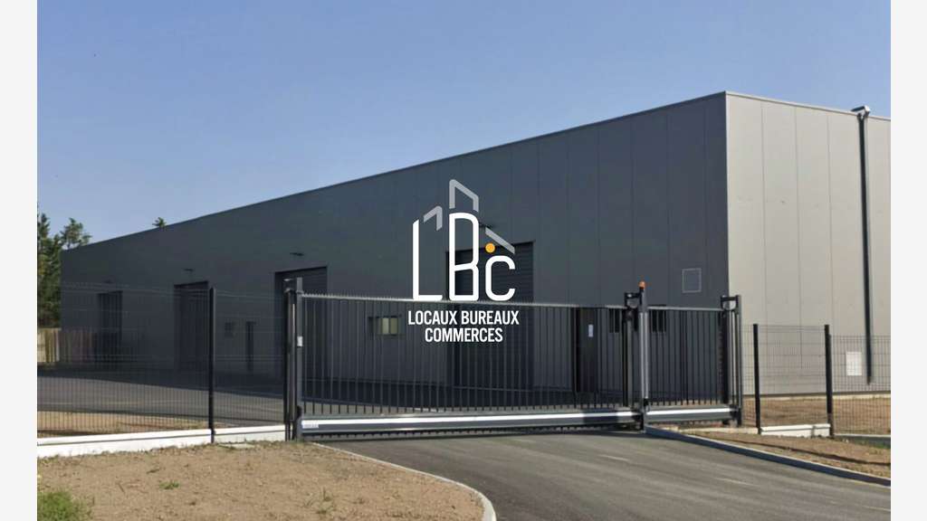 A louer local activité de 860m² en za à Ancenis
