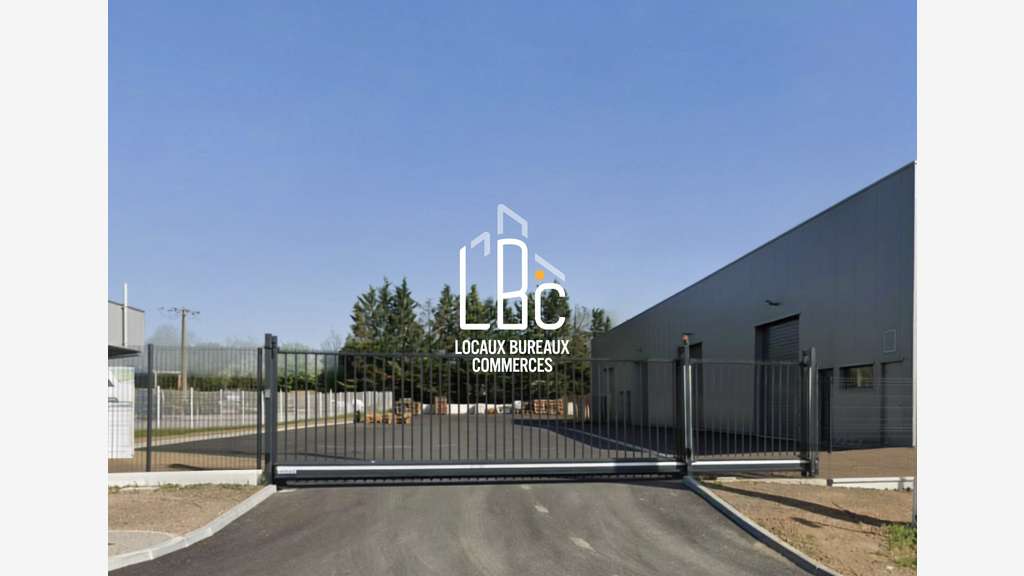 A louer local activité de 860m² en za à Ancenis