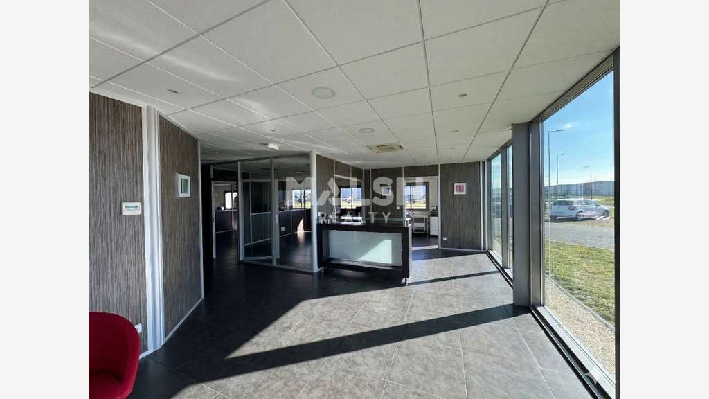 Locaux d'activités 1690m² Andrézieux-Bouthéon A72