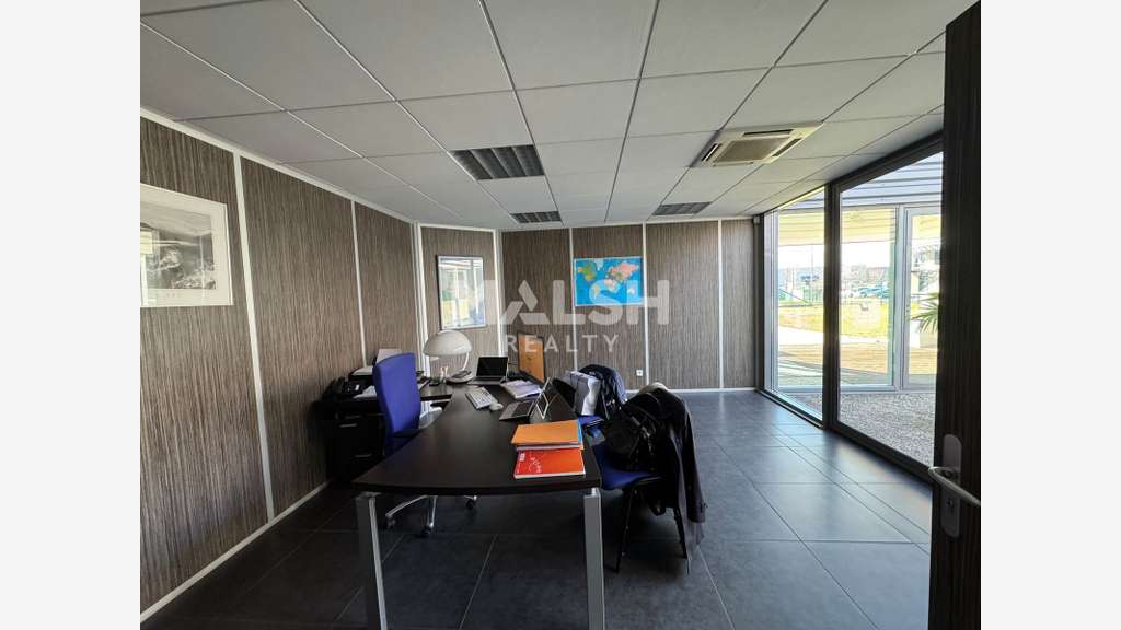 Locaux d'activités 1690m² Andrézieux-Bouthéon A72